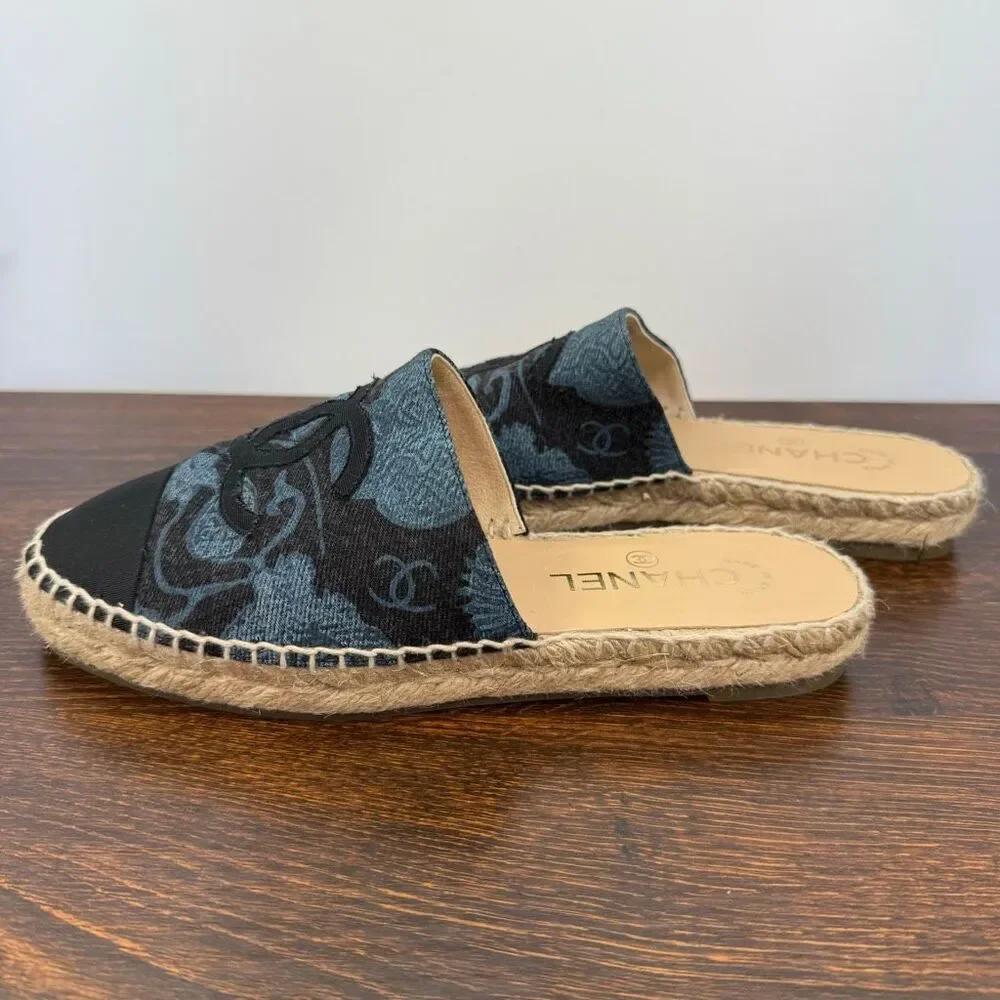 CHANEL Black and Blue Logo Espadrille Mules - Picture 5 of 10
